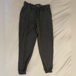 Lululemon - Stretch High Rise Joggers